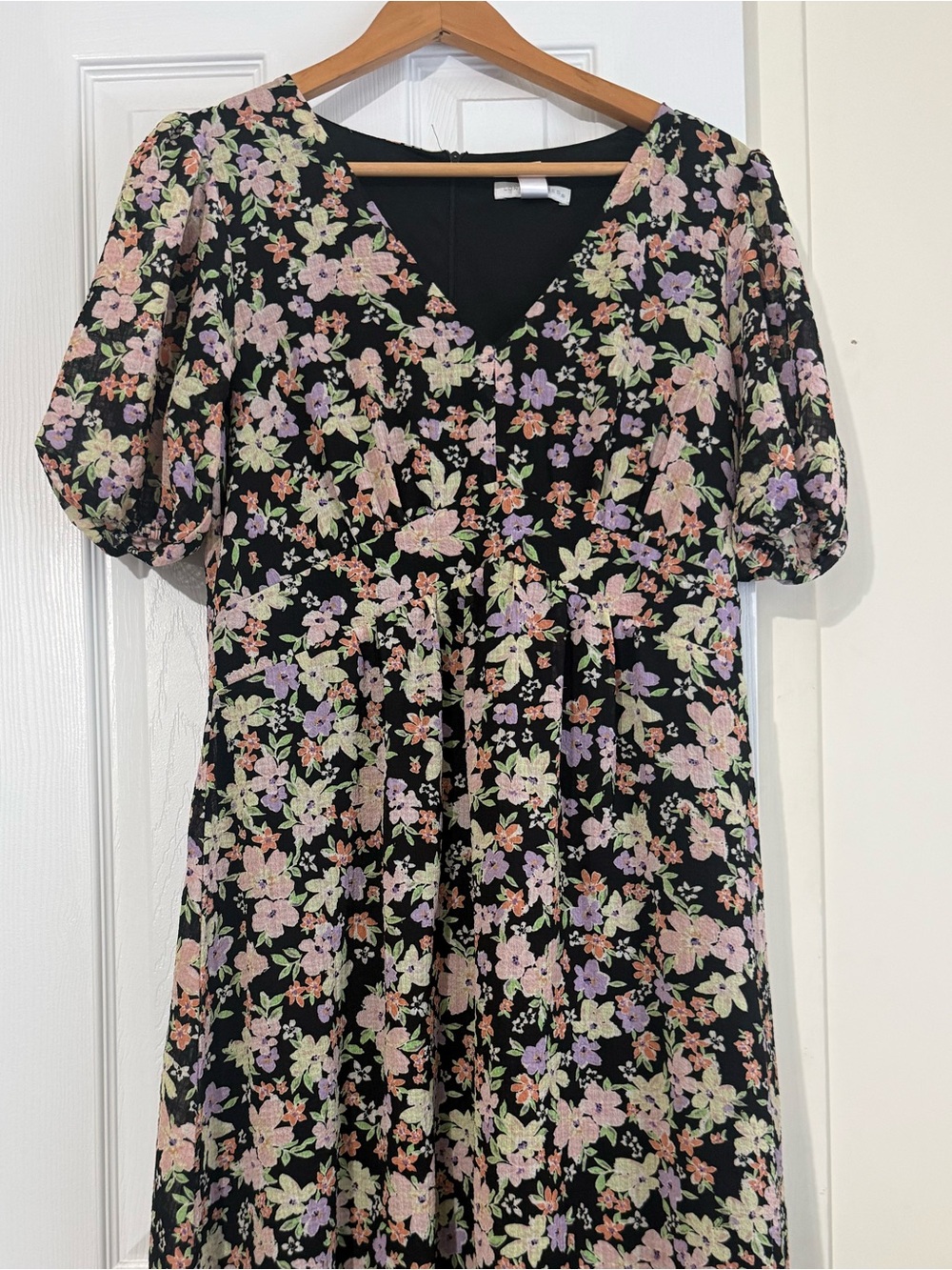 London Times Black Floral V-Neck Midi Dress with Puff Sleeves